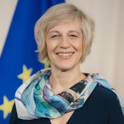 Renate Nikolay profile image